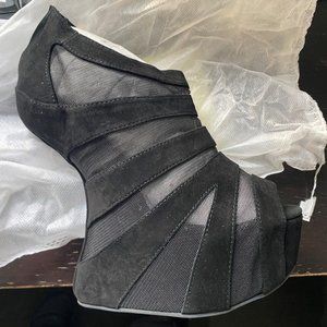 Jeffrey Campbell Black Suede Mesh Noon Platform      BNWT     Size 7.5